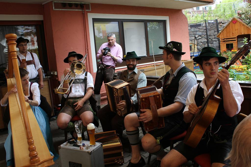Hotel Zum Tiroler Adler エクステリア 写真