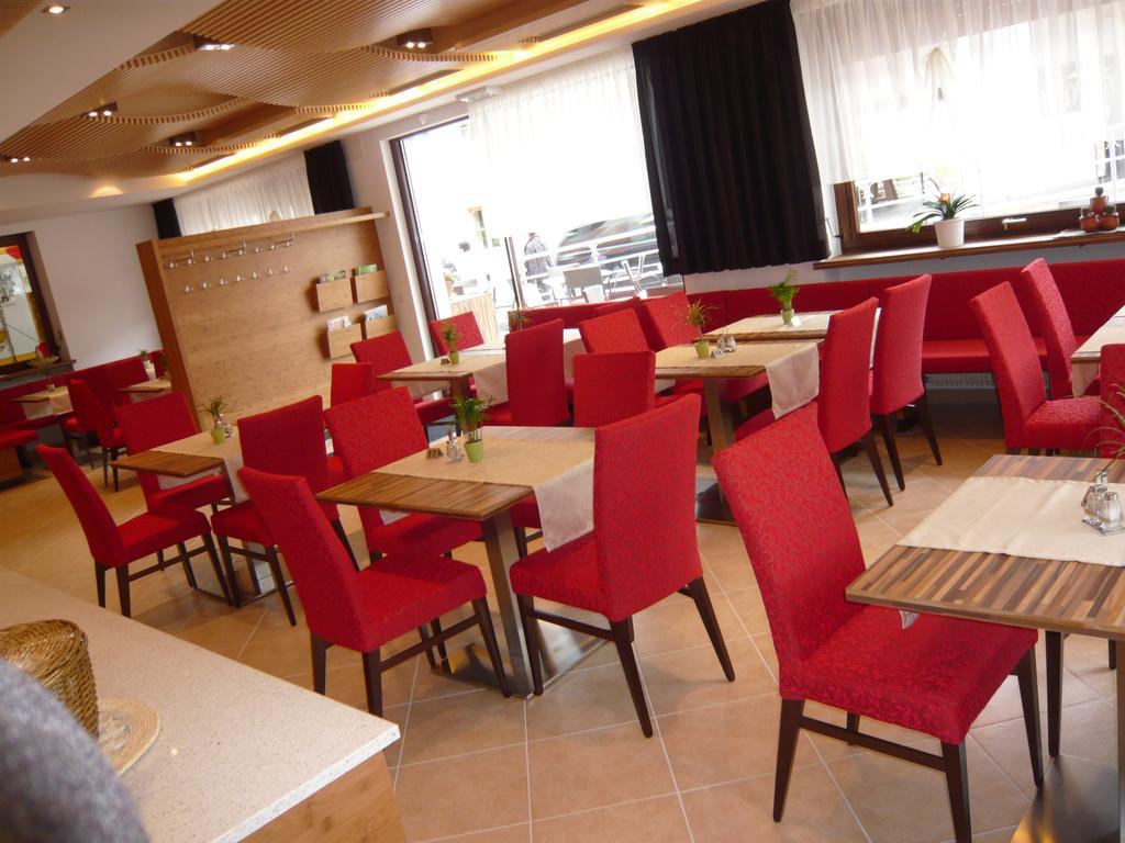 Hotel Zum Tiroler Adler エクステリア 写真