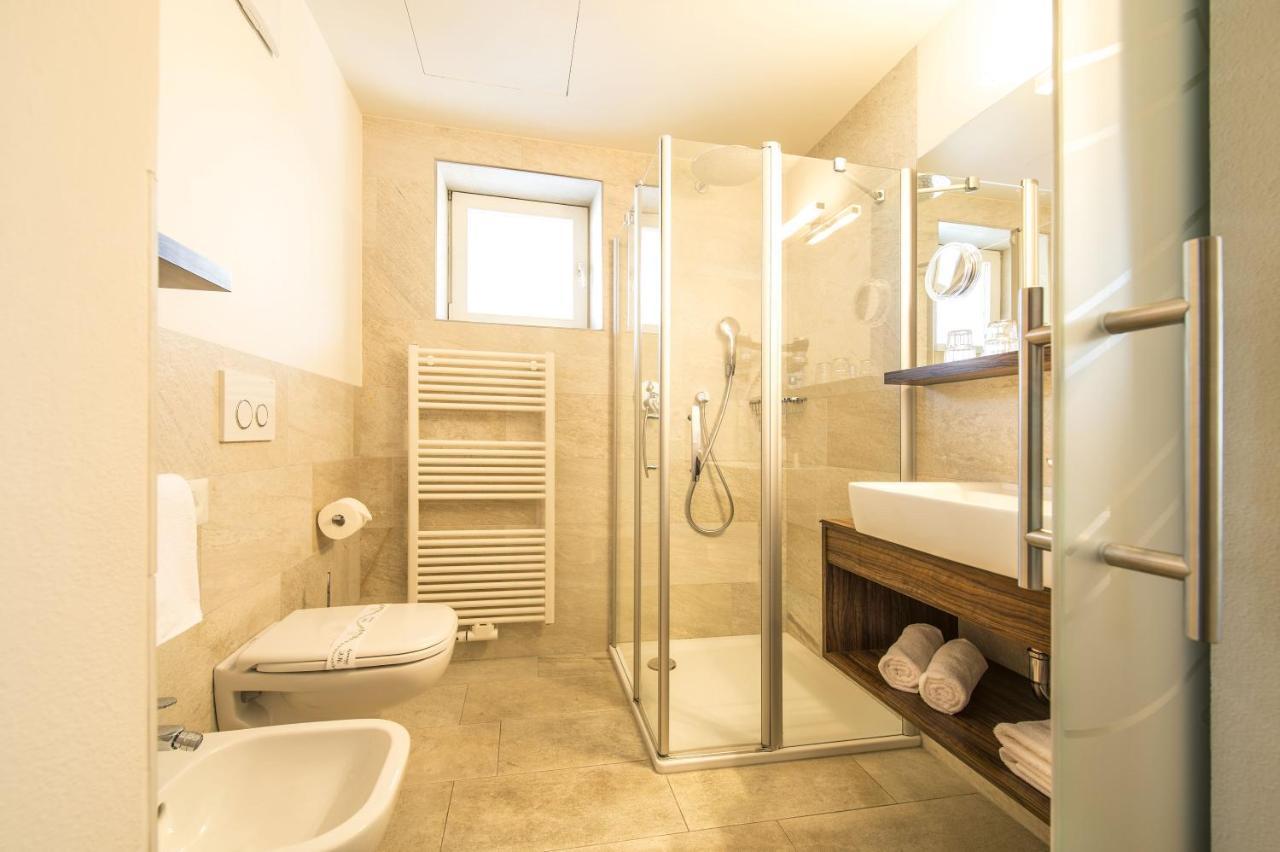 Hotel Zum Tiroler Adler エクステリア 写真