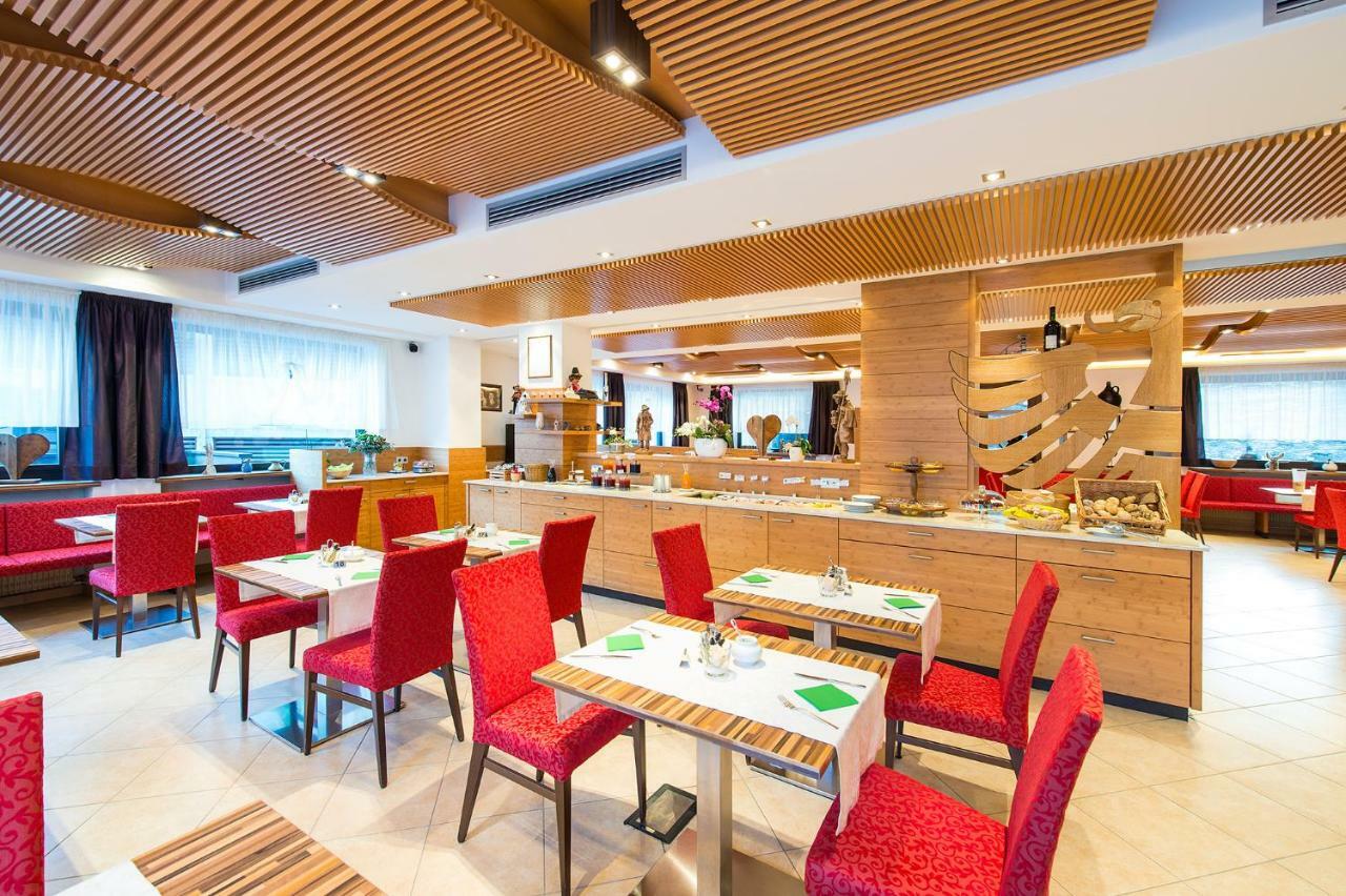 Hotel Zum Tiroler Adler エクステリア 写真