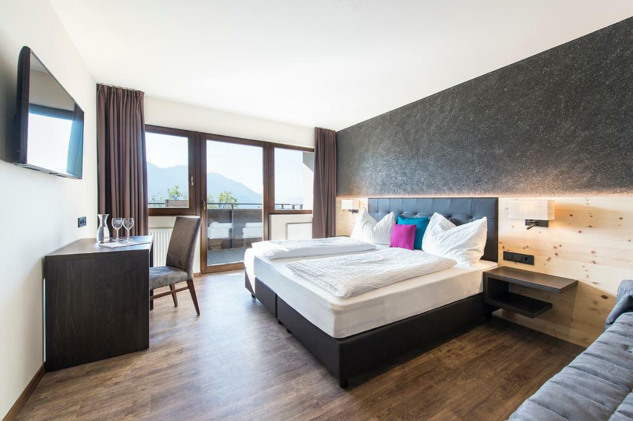 Hotel Zum Tiroler Adler エクステリア 写真